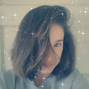 Meet your Posher, Mona